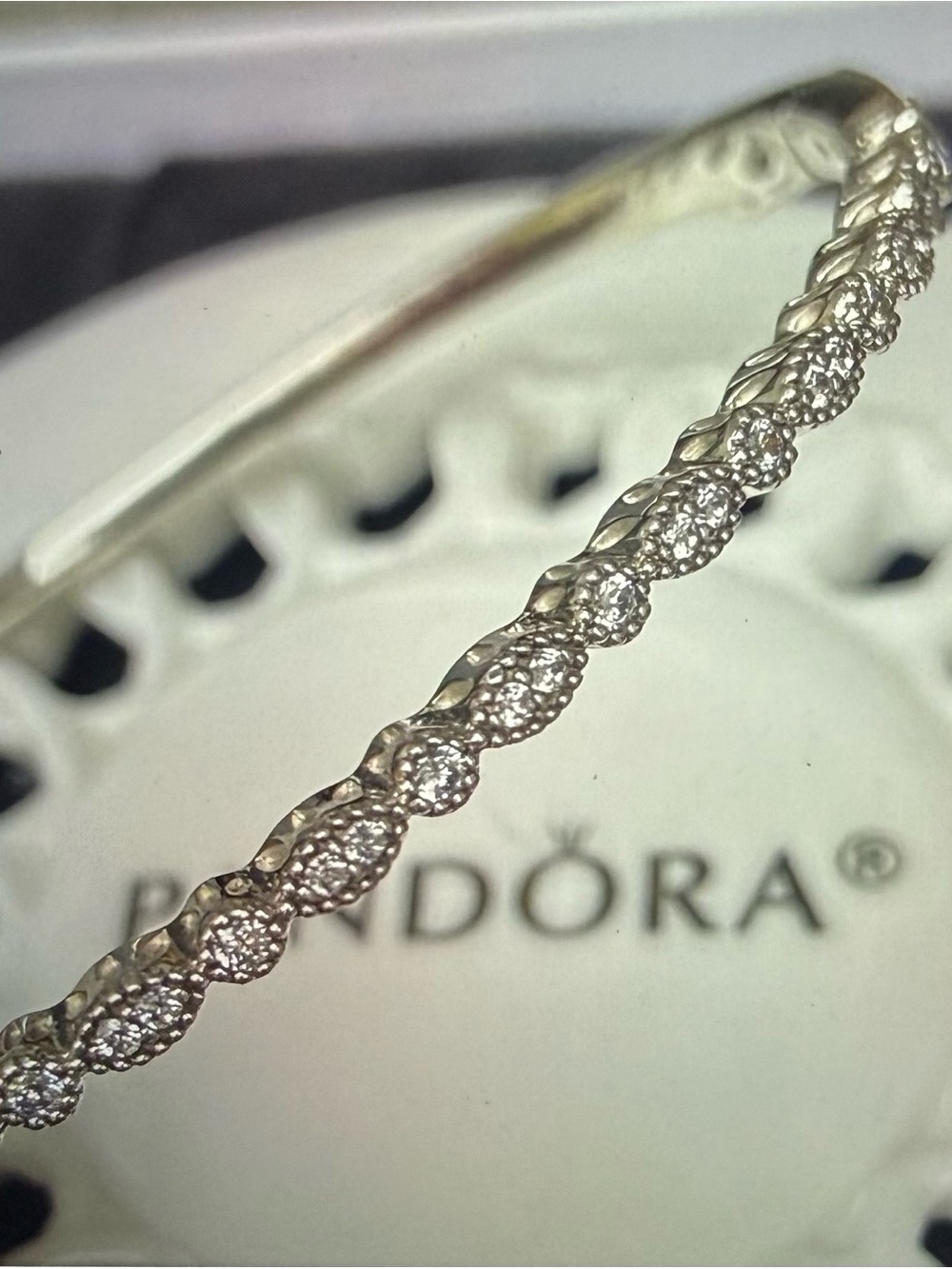 NEW PANDORA Bangle Timeless Elegance Sterling Silver SKU 802152900, 7.5”